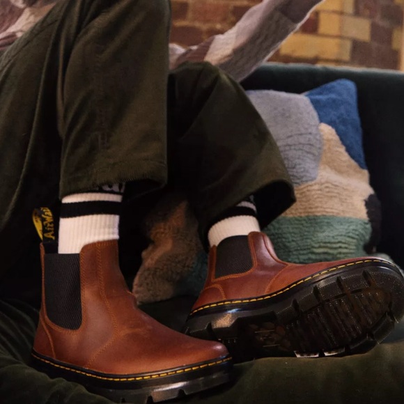 Dr. Marten’s EMBURY PULL UP LEATHER CHELSEA BOOTS- Air Wair - Picture 10 of 10